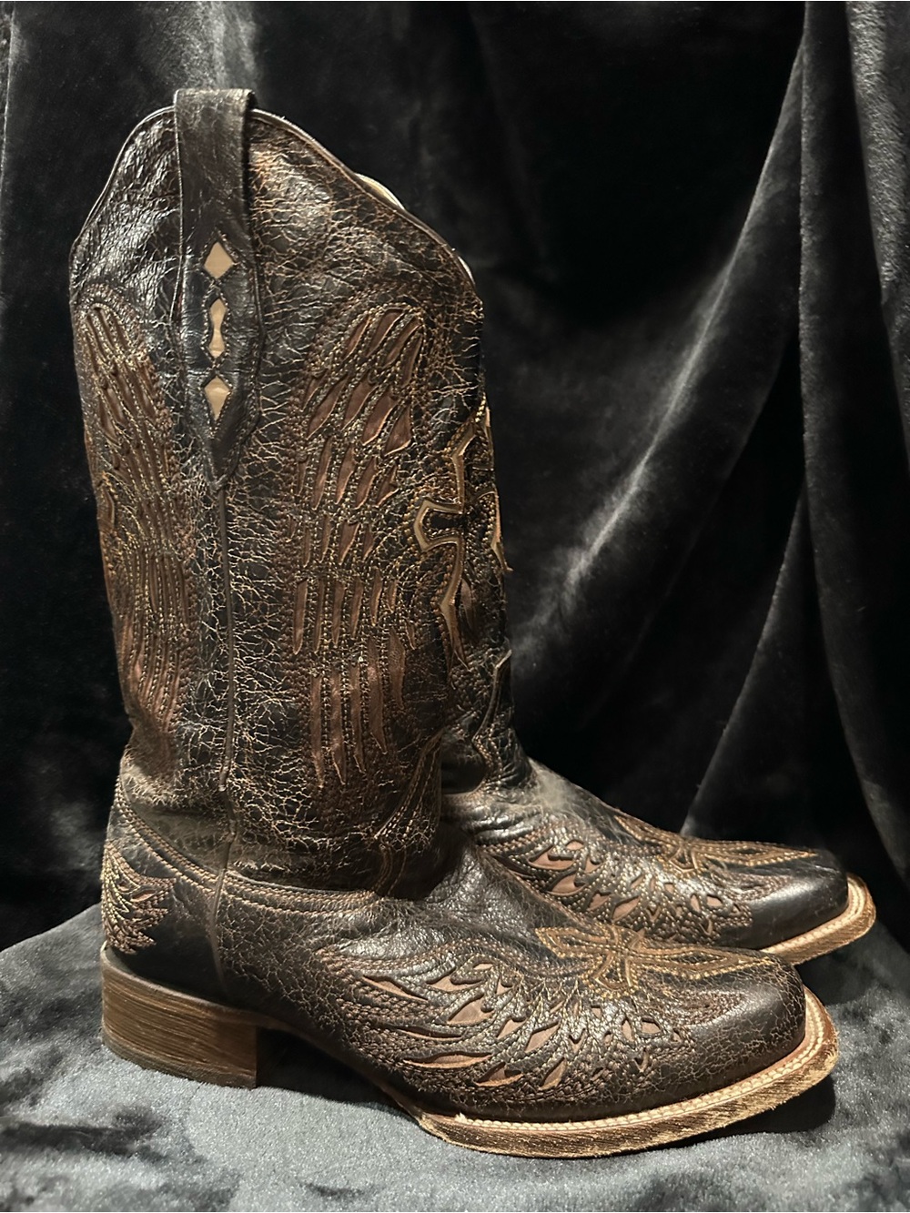 Corral Black + Brown Cross and Wing Boots Women’s Size 11